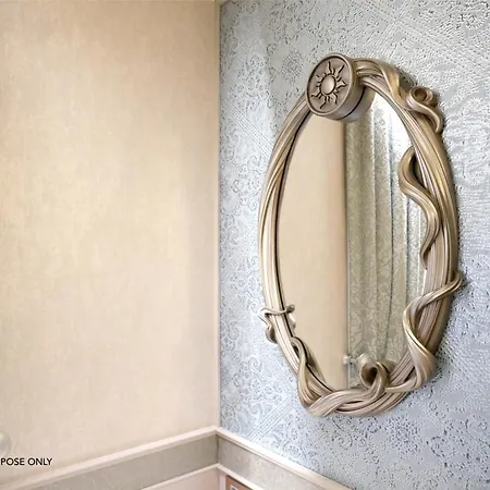 ディズニーランド® 5* シェシー